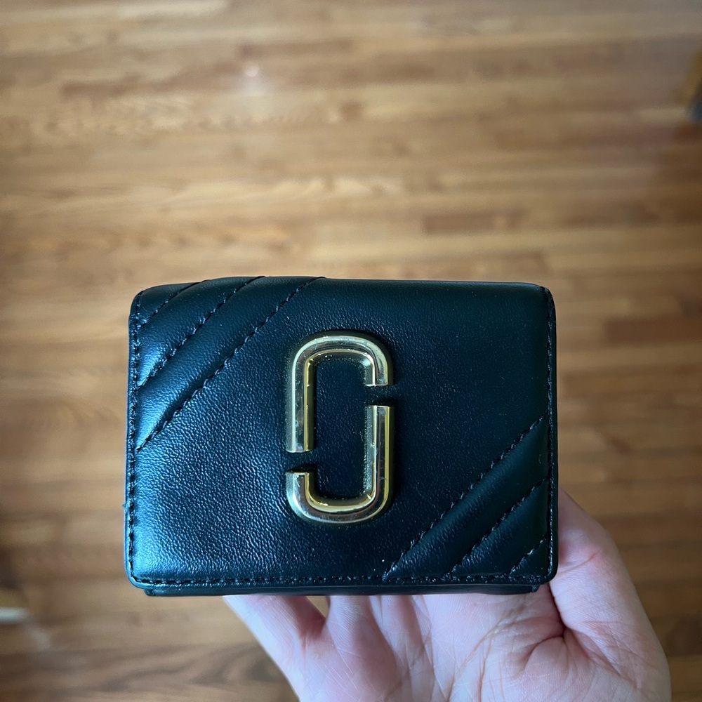 Marc Jacobs Black Quilted Leather Wallet - Picture 2 of 8
